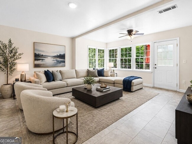 Photo - 105 Leyland Ct