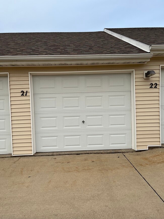 Building Photo - 1835 SW White Birch Cir