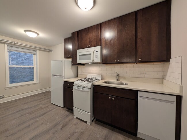Photo - 5425 N Kenmore Ave