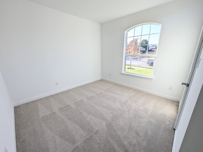 Photo - 426 Lone Star Dr