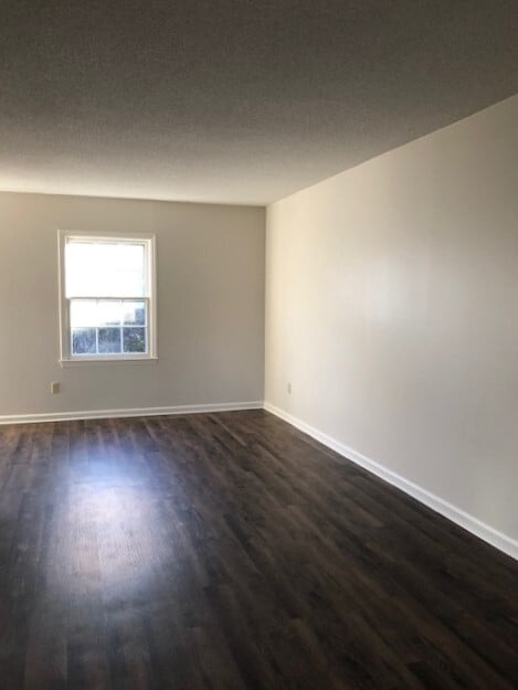 Living room - 211 E Northpoint Avenue Unit 211 E Northpoint Ave