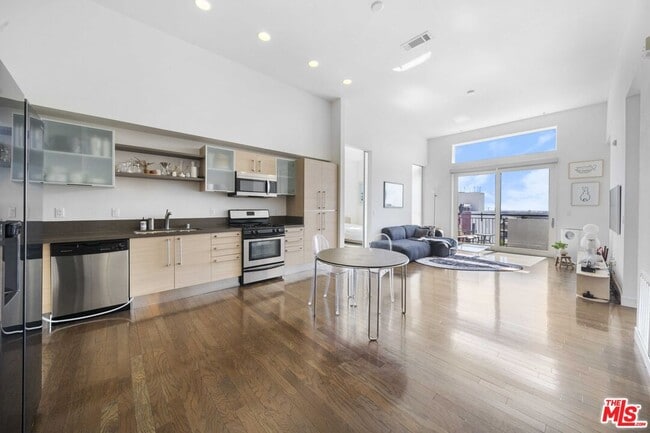 Photo - 1234 Wilshire Blvd Condo Unit 610