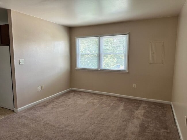 Photo - 8059 Somerset St Unit H