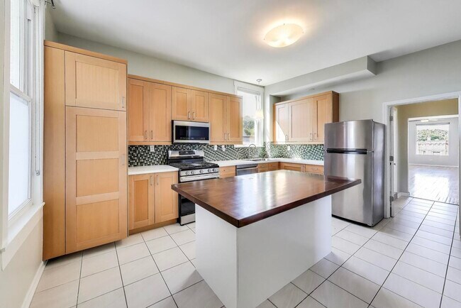 Photo - 2733 N Mozart St Unit 3