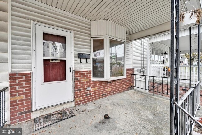 Photo - 523 W Oak St