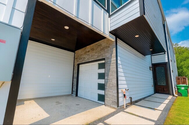 Photo - 8131 St Louis St