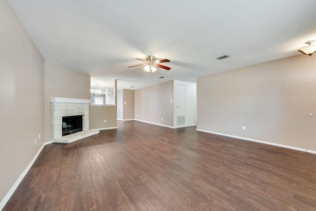 Photo - Charming & Spacious 3 Bedroom In North Keller
