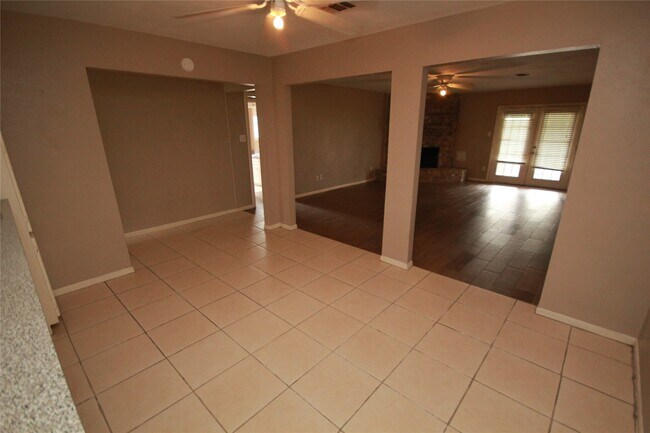 Photo - 7623 Alperton Dr