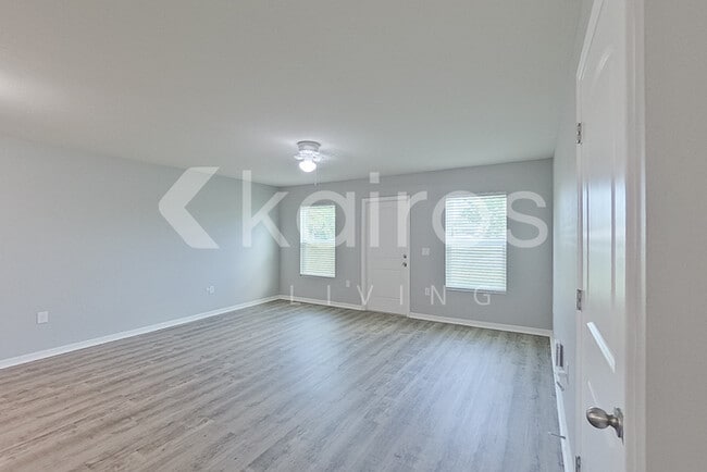 Photo - 305 NE 23rd Terrace