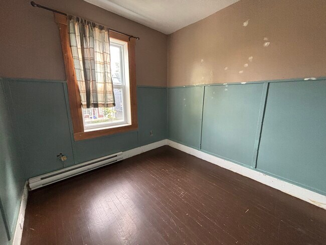 Photo - Apartment for Rent Unit A