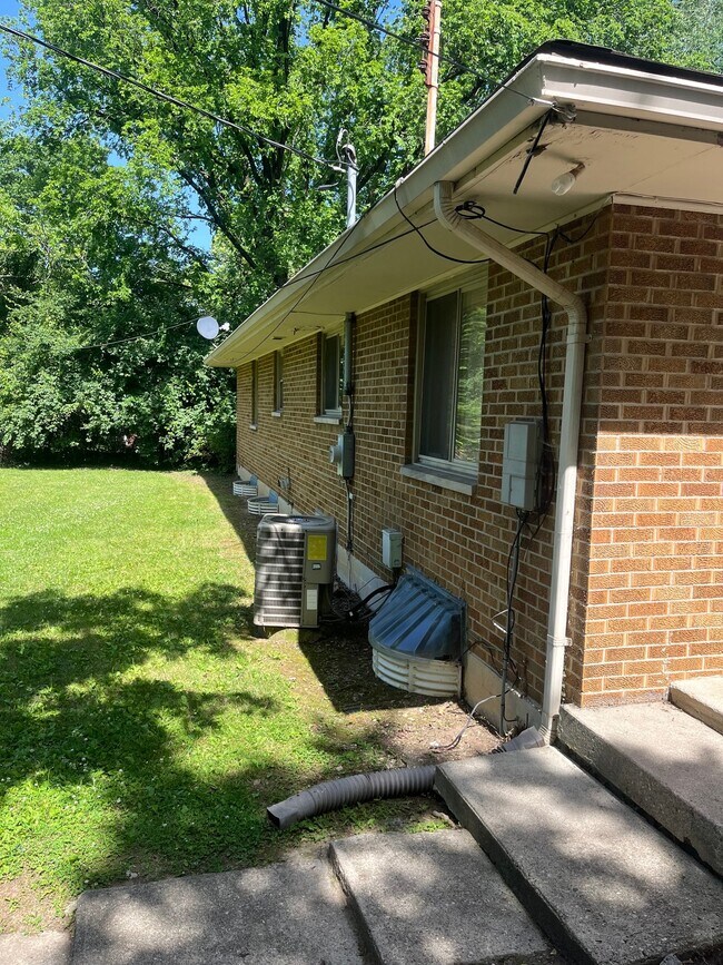 215 Marlay Rd