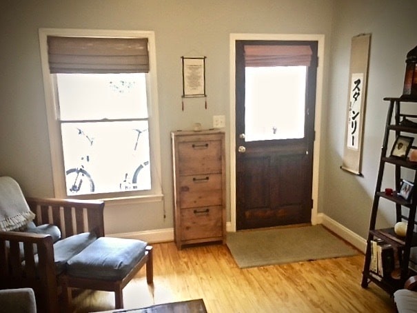 Living room with vaulted airy ceilings - 104B Hillcrest Ave