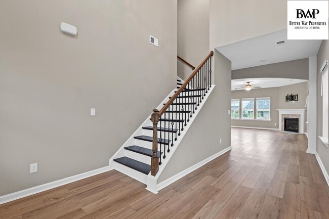 Photo - 525 Harbour Pointe Dr