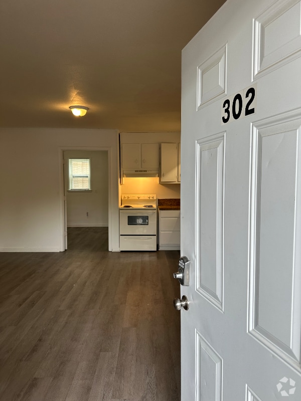 Building Photo - 1923 Norwood St SW Unit 302 Rental