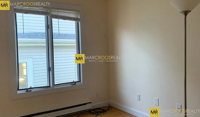 Photo - 114 Yorktown St