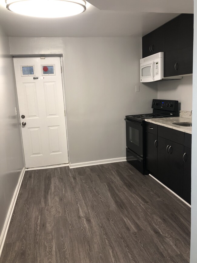 Photo - 2504 Heatherwood Ct Unit B