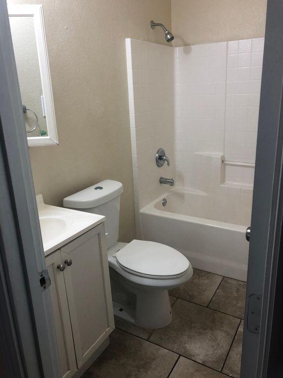 Photo - 305 Shirley Dr