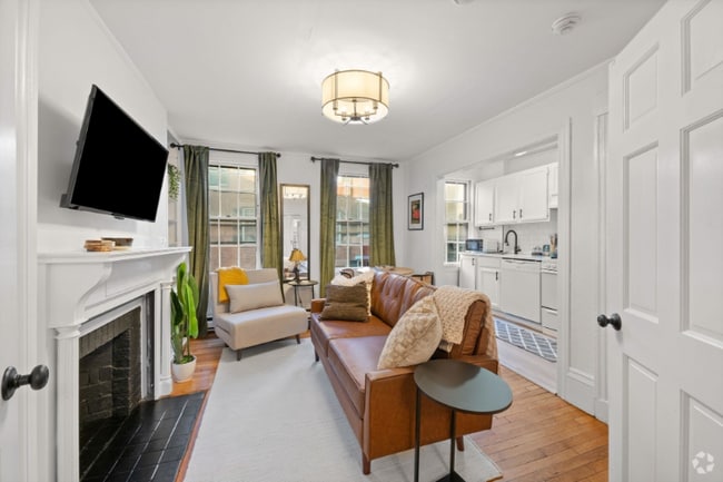Building Photo - 102 Revere St Rental