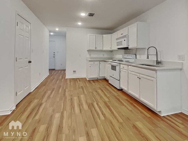 Photo - 3034 W Salinas St