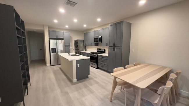 39391 Tiburon Dr Unit 5