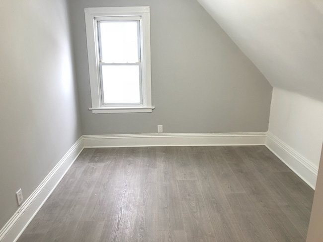 Photo - 268 Lincoln St Unidad 3rd Fl