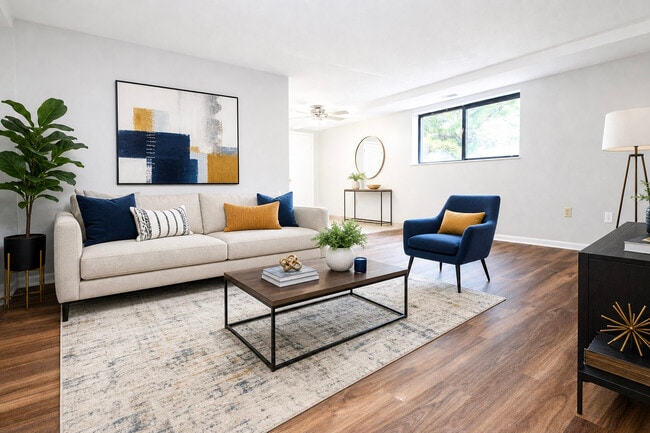 Living Room (1B1B) - Staged - Sandy Creek