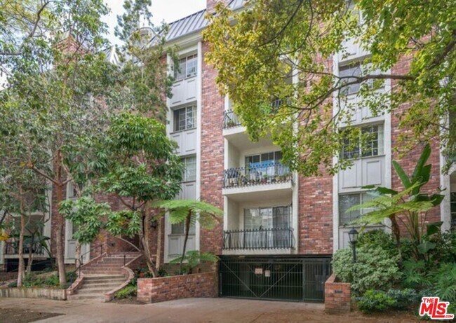 Building Photo - 1375 Kelton Ave Unit 103 Rental