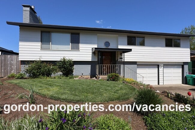 Building Photo - NE 22nd Ct - Gresham 4 bedroom split level home