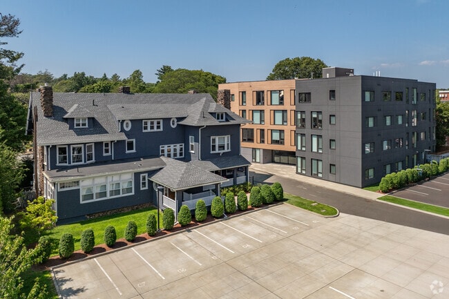 Photo - Whitney Modern