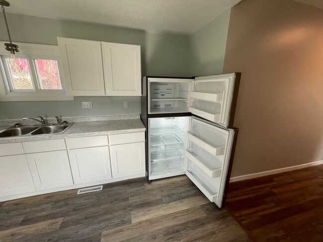 Photo - 133 N Locust St Unit Apt 1