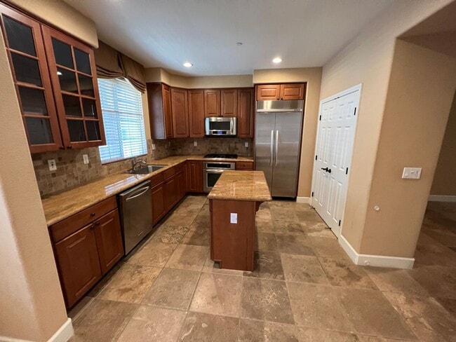 Photo - Meticulously Maintained 3 Bed 2.5 Bath Townhouse in Sunnyvale. Must see!