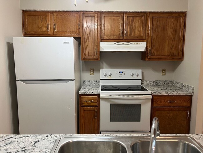 Photo - MARINERS POINTE CONDOS     -   HOA