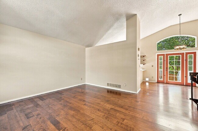 Photo - $2,973.95 with $300 Cleaning Voucher, 3 Beds - 2 Bath, Single Family Home in Highlands Ranch with...