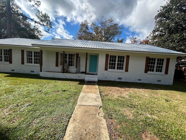 Photo - 1728 Lynwood Ln House