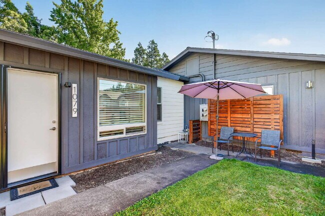Photo - 1079 Bellview Ave