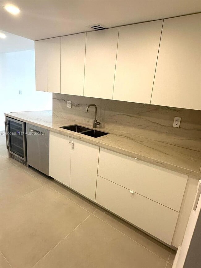 Photo - 10205 Collins Ave Unit 907