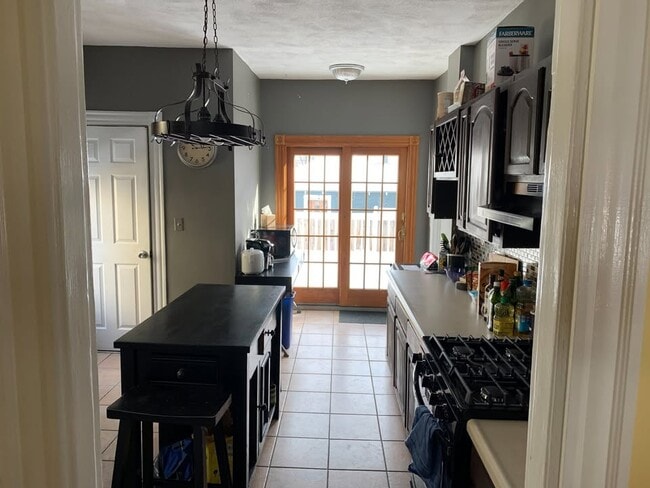 Photo - 77 Sheridan Ave