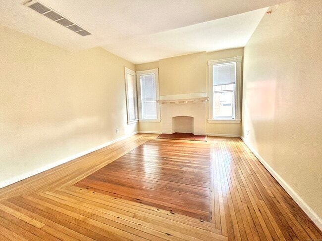 Photo - 135 W Main St Unit 3F