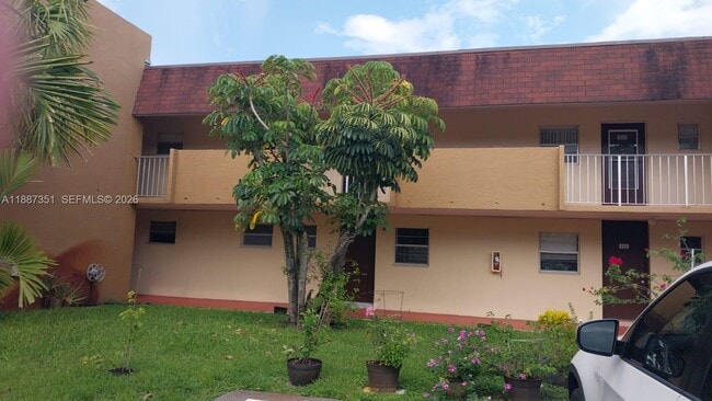 Building Photo - 3090 NW 46th Ave Unit 112C