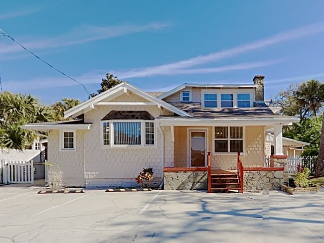 Building Photo - 628 N Halifax Ave