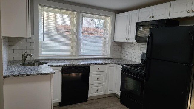 Building Photo - 2838 N Drake Ave Rental