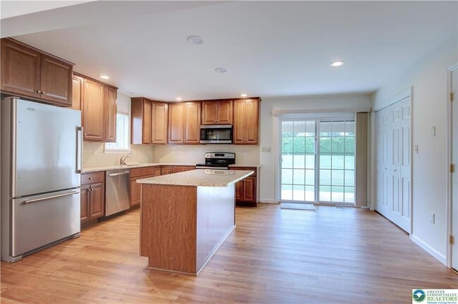 Photo - 1055 Decatur St