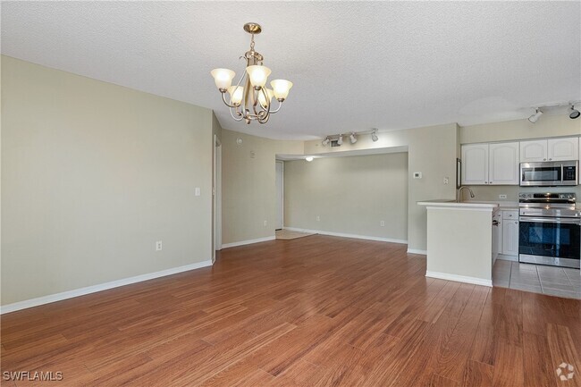 Building Photo - 8950 Colonnades Ct E Unit 833 Rental