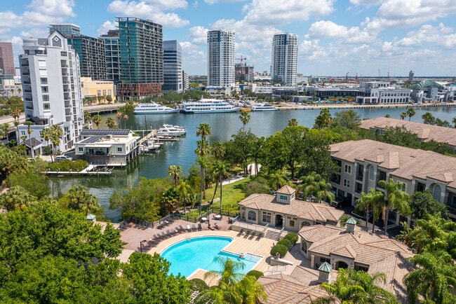 Building Photo - 705 Mainsail Dr Rental