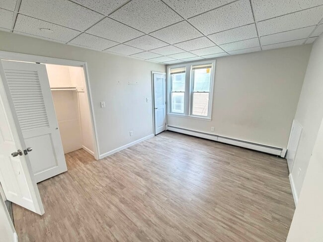 Building Photo - 61 Cohasset St Unit 1