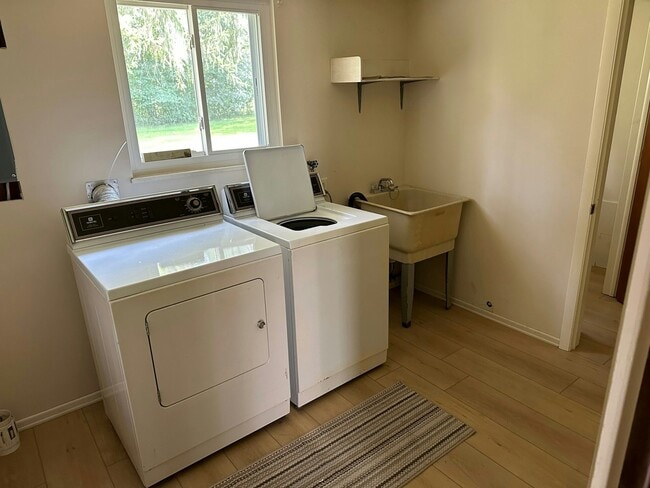 Photo - 4427 Maplepark Rd