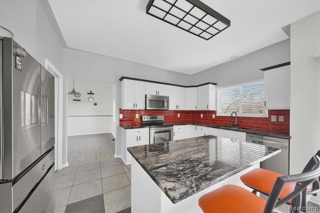 Photo - 2565 River Woods Dr N