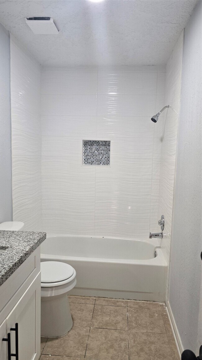 Photo - 15135 Beechnut St