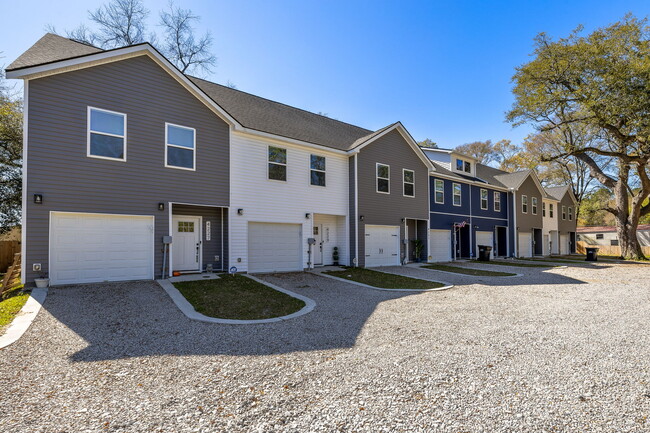 Building Photo - 4231 Barnwell Ave Rental