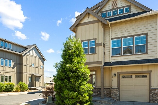 Building Photo - Close proximity to Old Mill District and downtown